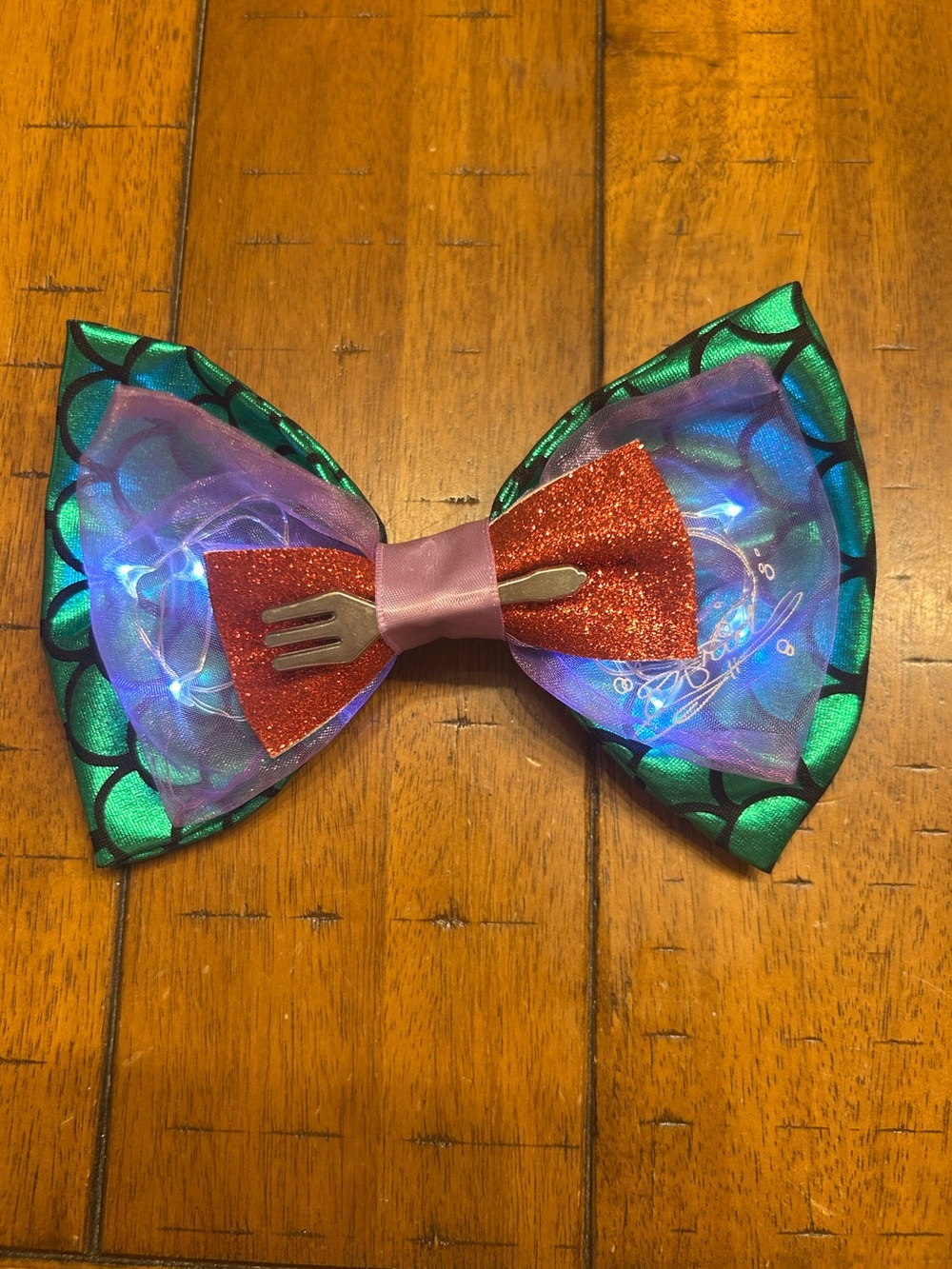 Disney Parks Girl’s The Little Mermaid Ariel Light Up Hair Bow - Picture 2 of 3